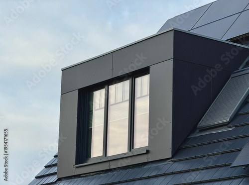 moderne gut wärmegedämmte Dachgaube