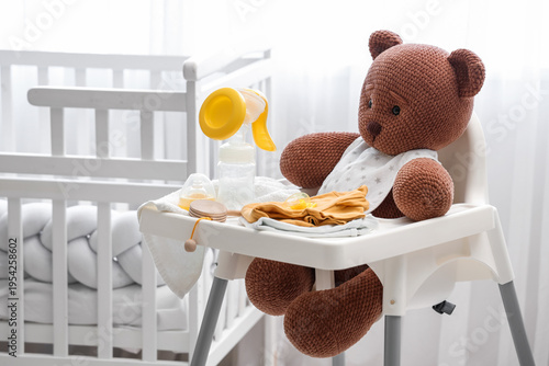 Baby highchair with toy bea...