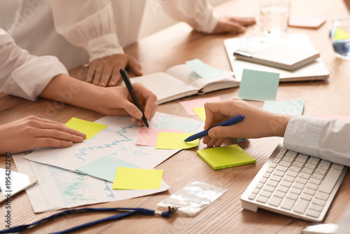 Business team with many sti...