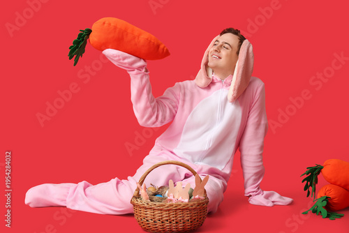 Happy young man in Easter b...