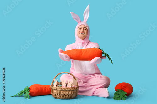 Happy young man in Easter b...