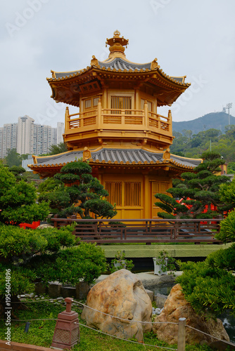 Obraz na plátně Golden Pavilion landmark in Nan Lian Garden, Hong Kong