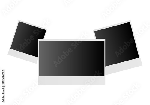 Tres marcos de fotografías instantáneas vacíos superpuestos