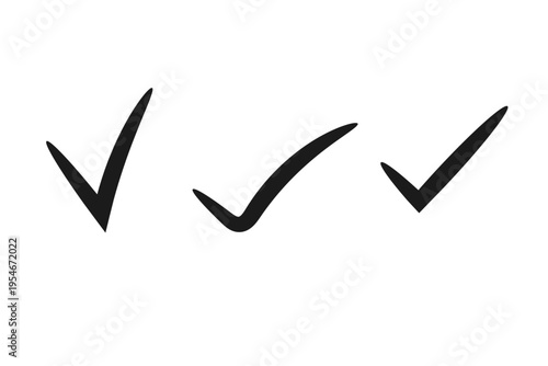 チェックマークアイコンセット 手書き風確認記号イラスト素材　黒