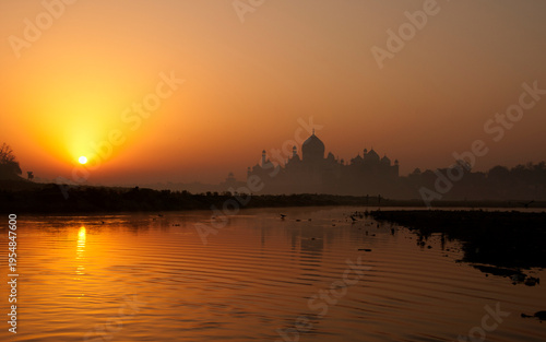 Konstfotografi Taj Mahal scenic sunset view in Agra, India