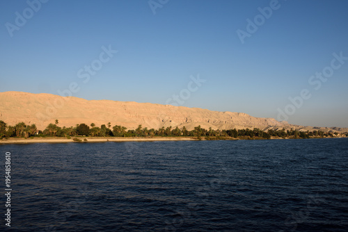 Veduta del territorio Egiziano durante una crociera sul Nilo