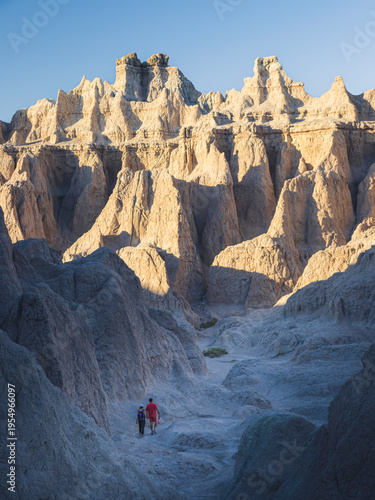 Fotografija hiking in badlands national park