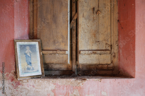 The Virgin Mary Italy paint