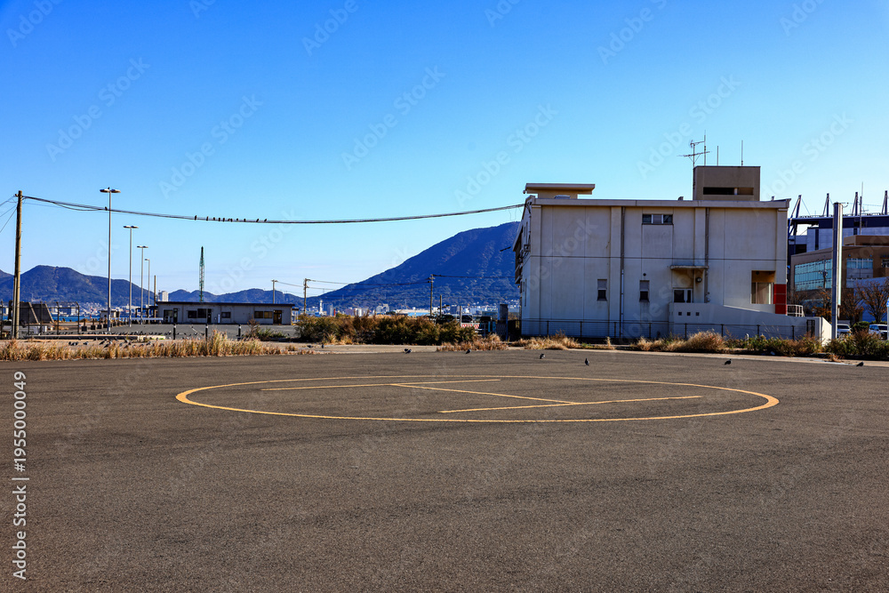 Fototapeta premium Helipad on ground For helicopter to take off and land In the harbor area.
