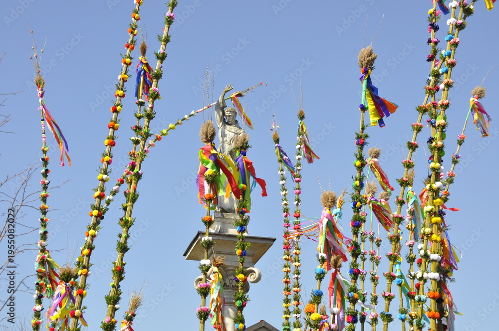 custom made wallpaper toronto digitalJarmark Wielkanocny, ozdoby świąteczne, tradycja wielkanocna w Polsce i Europie.