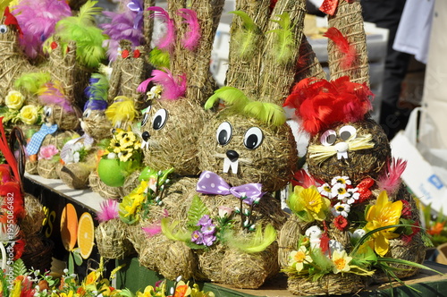 Wallpaper Mural Jarmark Wielkanocny, ozdoby świąteczne, tradycja wielkanocna w Polsce i Europie.  Torontodigital.ca