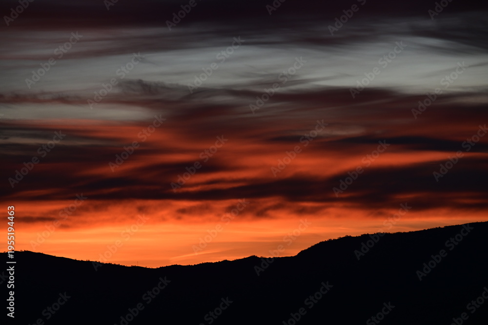 Obraz premium sunset over the mountains