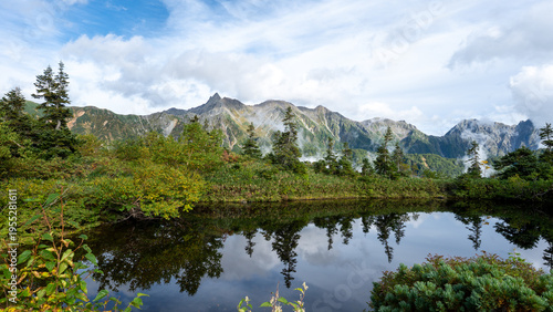 【北アルプス】鏡平山荘　鏡池から見る槍ヶ岳方面の眺望