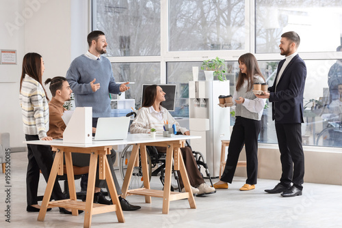 Group of business people wi...