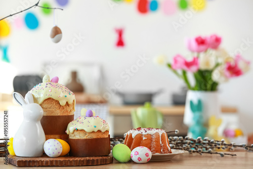 Easter cakes with eggs on t...