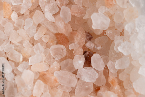 Tableau sur toile Macro Texture of Pink Himalayan Salt Crystals with Detailed Mineral Structure