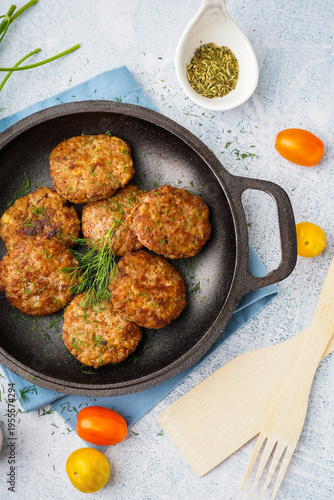 Frying pan with cutlets, di...