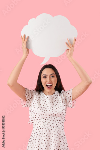 Young woman with blank spee...