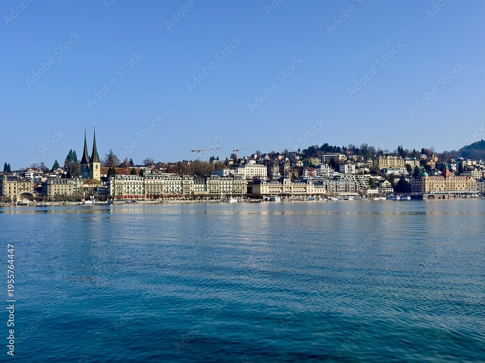 Fototapeta premium Luzern am Vierwaldstättersee (Schweiz)