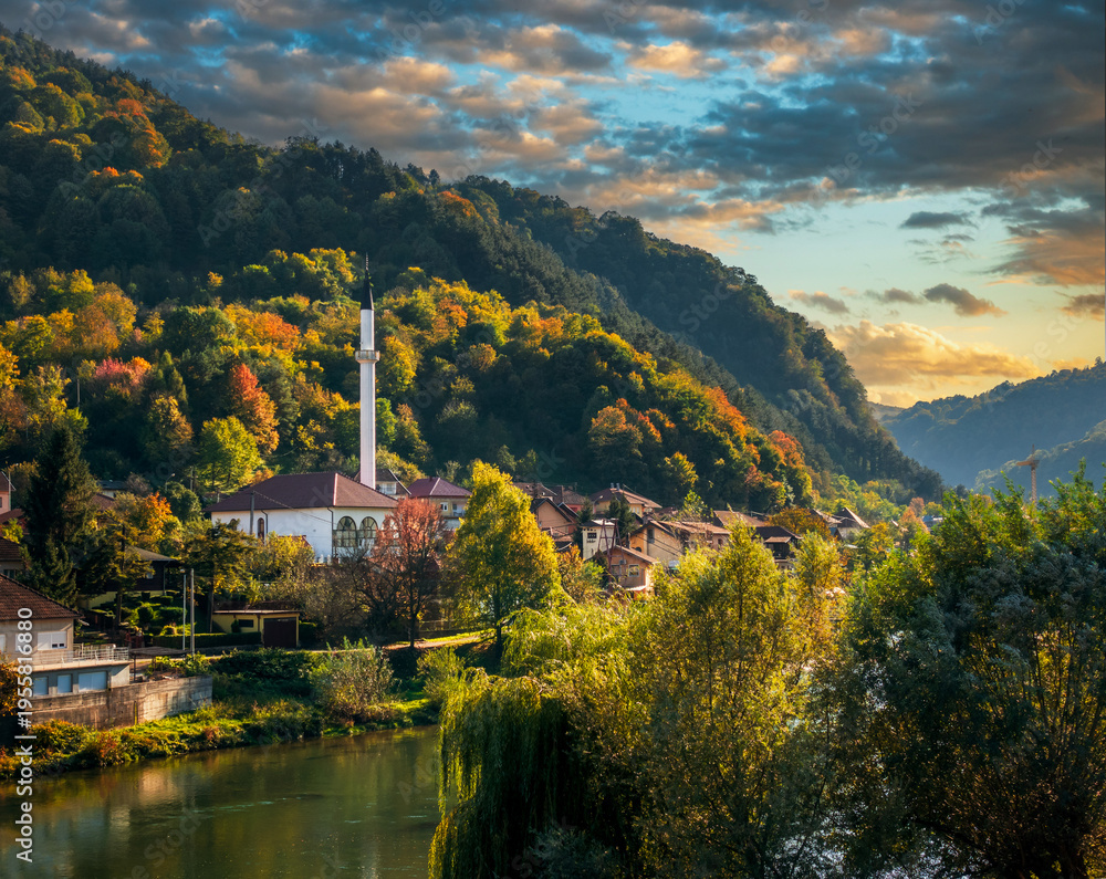 Obraz premium The Vrbas River, which flows through Banja Luka in Bosnia and Herzegovina 