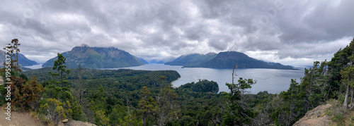 Foto Panoramic view from Cerro Llao Llao over lenga beech temperate forest and the ar