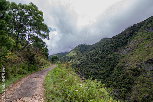 Tableau sur toile Hiking trail located in the uva province of Sri Lank