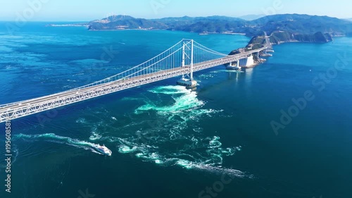 鳴門の渦潮（徳島県鳴門市）