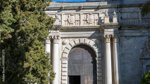 Tableau sur toile Fachada y portada de la capilla Mosen Rubi de estilo renacentista en la ciudad d