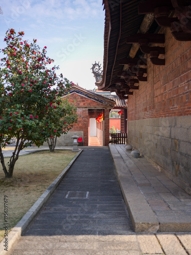 Принти на полотні Xiamen Tongan Confucian Temple Red Brick Alley Blooming Camellias