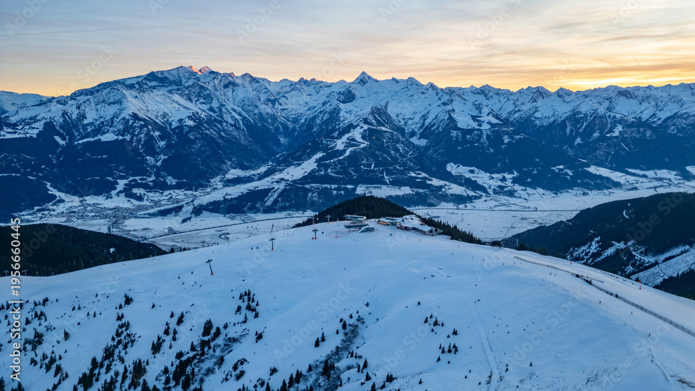 Obraz premium Sunset at Schmittenhohe ski resort in Austria