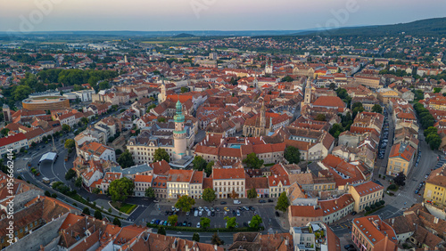 Quadro em tela Sunrise view of the old town of Sopron, Hungary