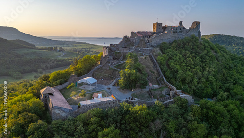 Fényképezés Sunrise view of Szigliget castle in Hungary