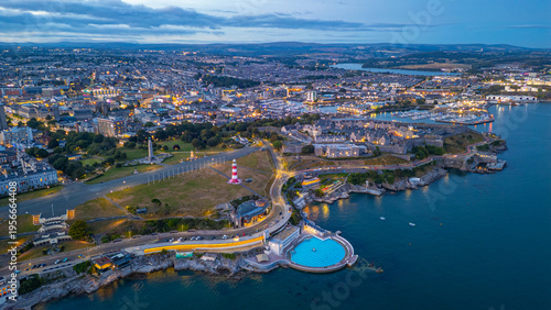 Foto Sunset panorama view of the hoe promenade in plymouth, England