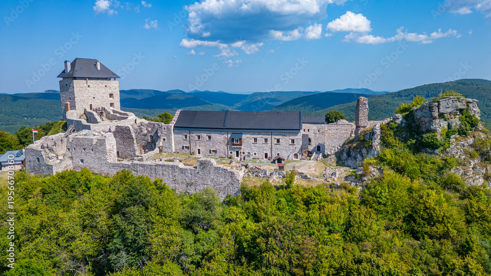 Obraz premium Castle of Regec during a sunny day in Hungary