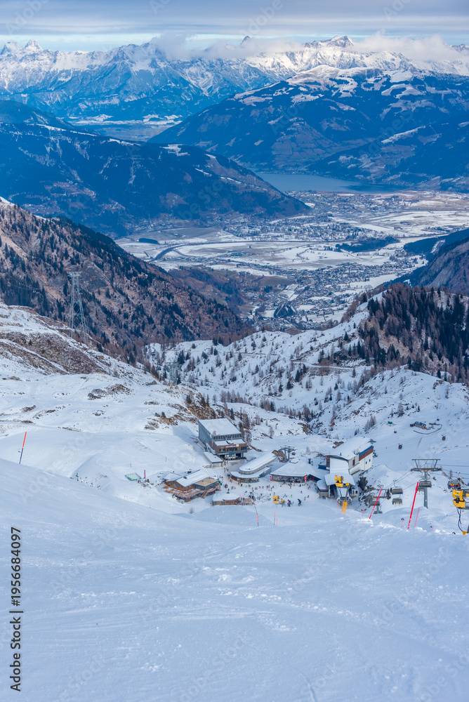 Obraz premium Panorama view of Kaprun ski resort in Austria