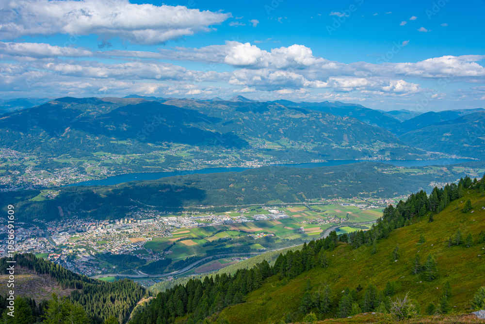 Obraz premium Panorama view of Spittal an der Drau and Millstatter see lake in