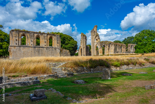 Photos Summer day at Glastonbury Abbey in England