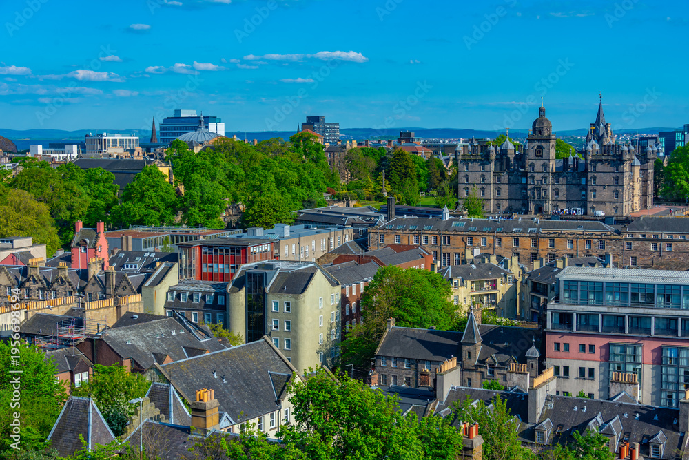 Naklejka premium Aerial view of the old town of Edinburgh, Scotland