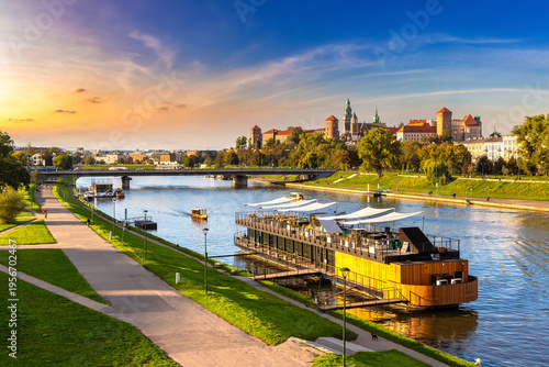 Tableau sur toile Aerial panoramic view of Krakow and Royal Wawel castle
