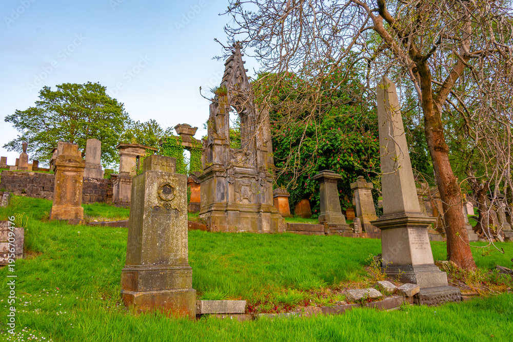 Fototapeta premium Sunset view of the Glasgow Necropolis, Scotland