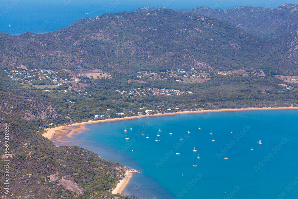 Fototapeta premium Horseshoe Bay aerial view of beach, boats and coastline on Magnetic Island