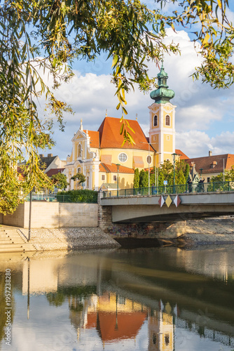 Canvas Print Vertical view of the Carmelite church and Raba river in Győr - Hungary