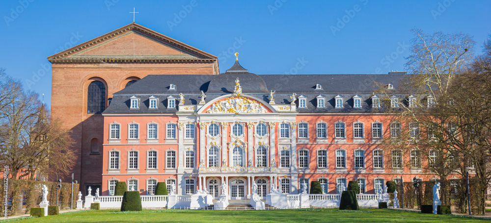 Obraz premium Panorama of the palace and basilica inTrier, Germany