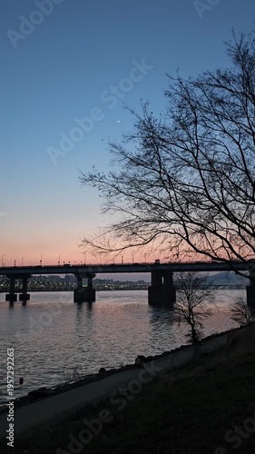 Vertical Yeongdong Bridge Traffic Sunset Han River 세로 영동대교 노을 차량 영상