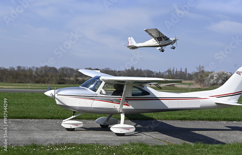 Wallpaper Mural sportfliegerei Torontodigital.ca
