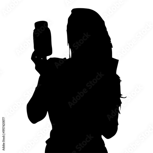 mujer promocionando producto