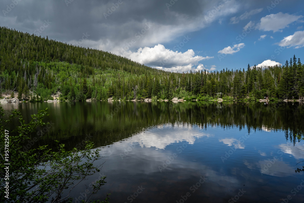 Fototapeta premium Scenic Rocky Mountain Landscape with Evergreen Hillside in Rocky Mountain NP, Colorado