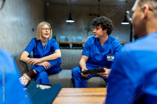 Fotografi Healthcare professionals having medical meeting discussing patient care