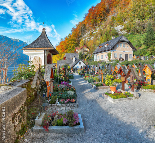 фотографія Stunning  view of famous Hallstatt mountain village with Hallstatter lake
