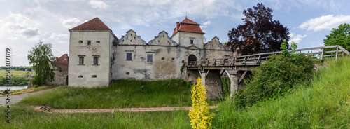 Fotografía Ancient castle from castle bridge side in Svirzh village, Ukraine